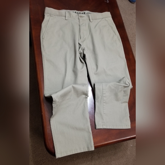 Haggar Men's Action Khaki Pants - Picture 11 of 11